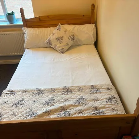 Perfect Base For Leeds, York Selby Holiday home Leeds (West Yorkshire)