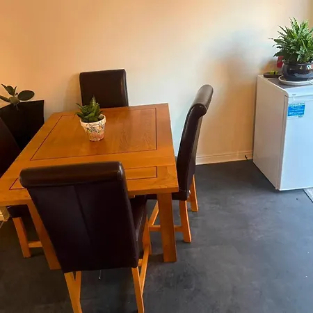 Perfect Base For Leeds, York Selby Holiday home Leeds (West Yorkshire)