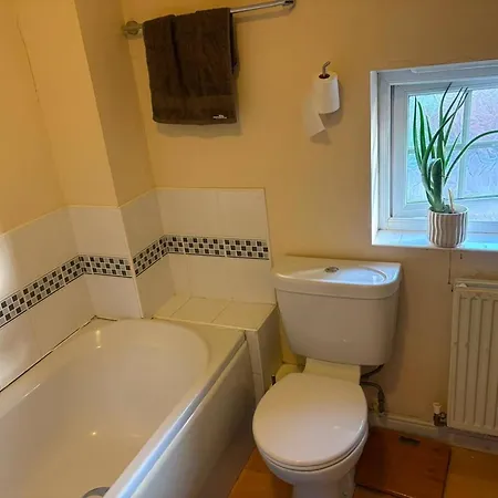 Holiday home Perfect Base For Leeds, York Selby